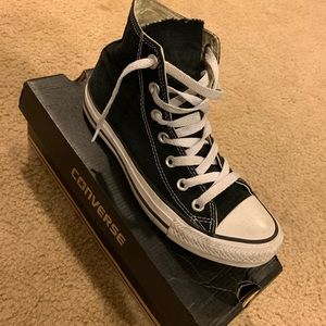 ✨BLACK HIGHTOP CHUCK TAYLOR✨